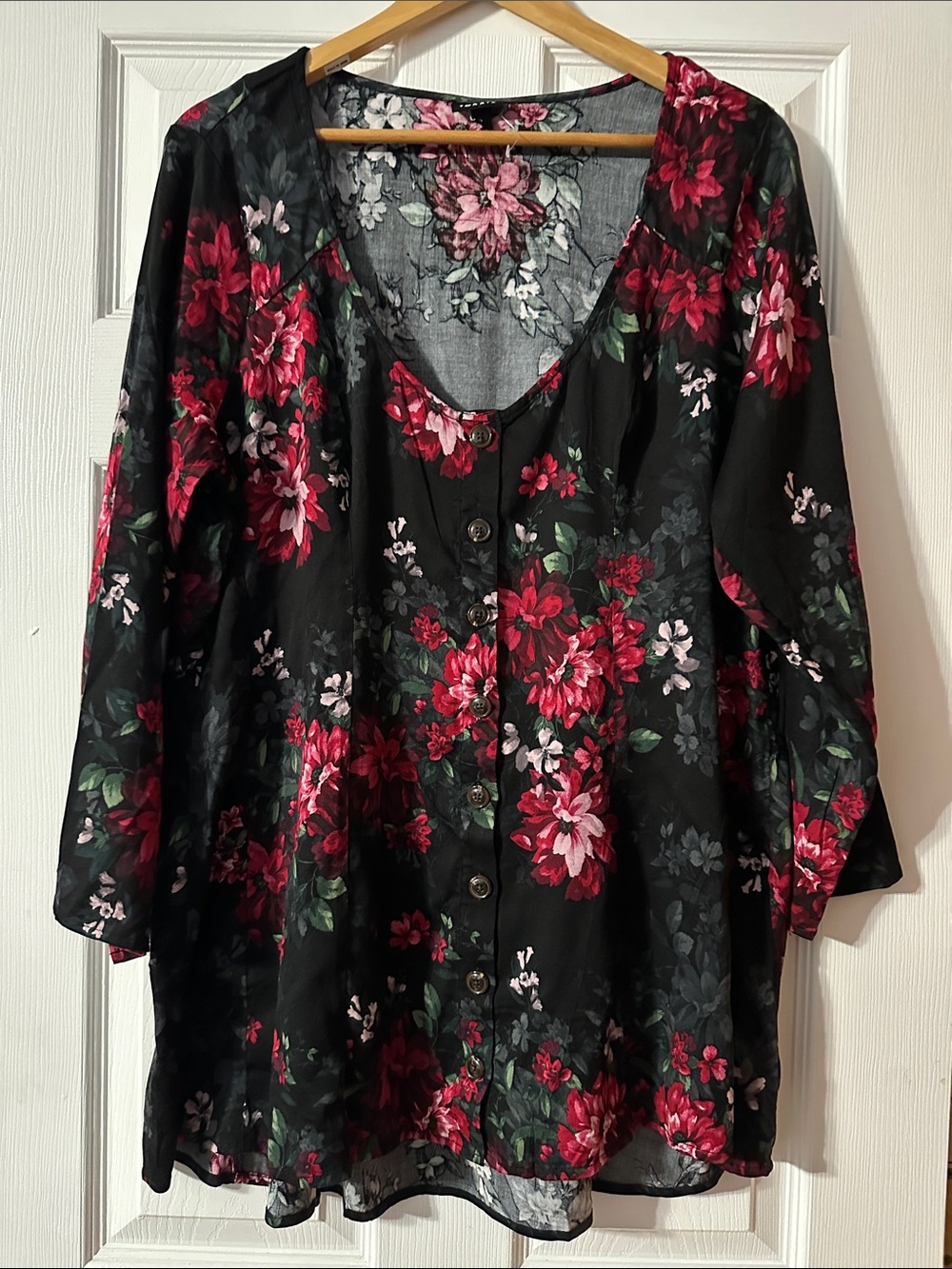 torrid Black Floral Button-Front Blouse with Red & Pink Flowers
